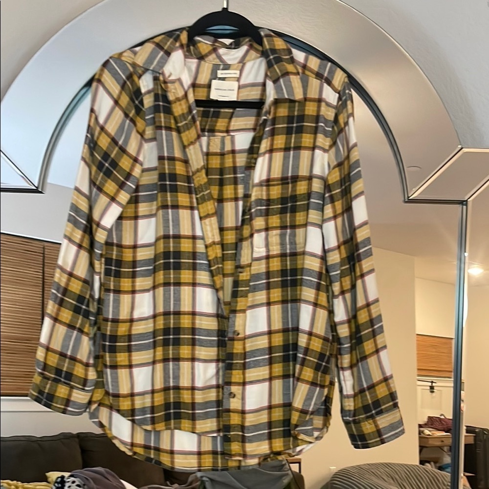 American Eagle Outfitters Plaid Button-Up Shirt
